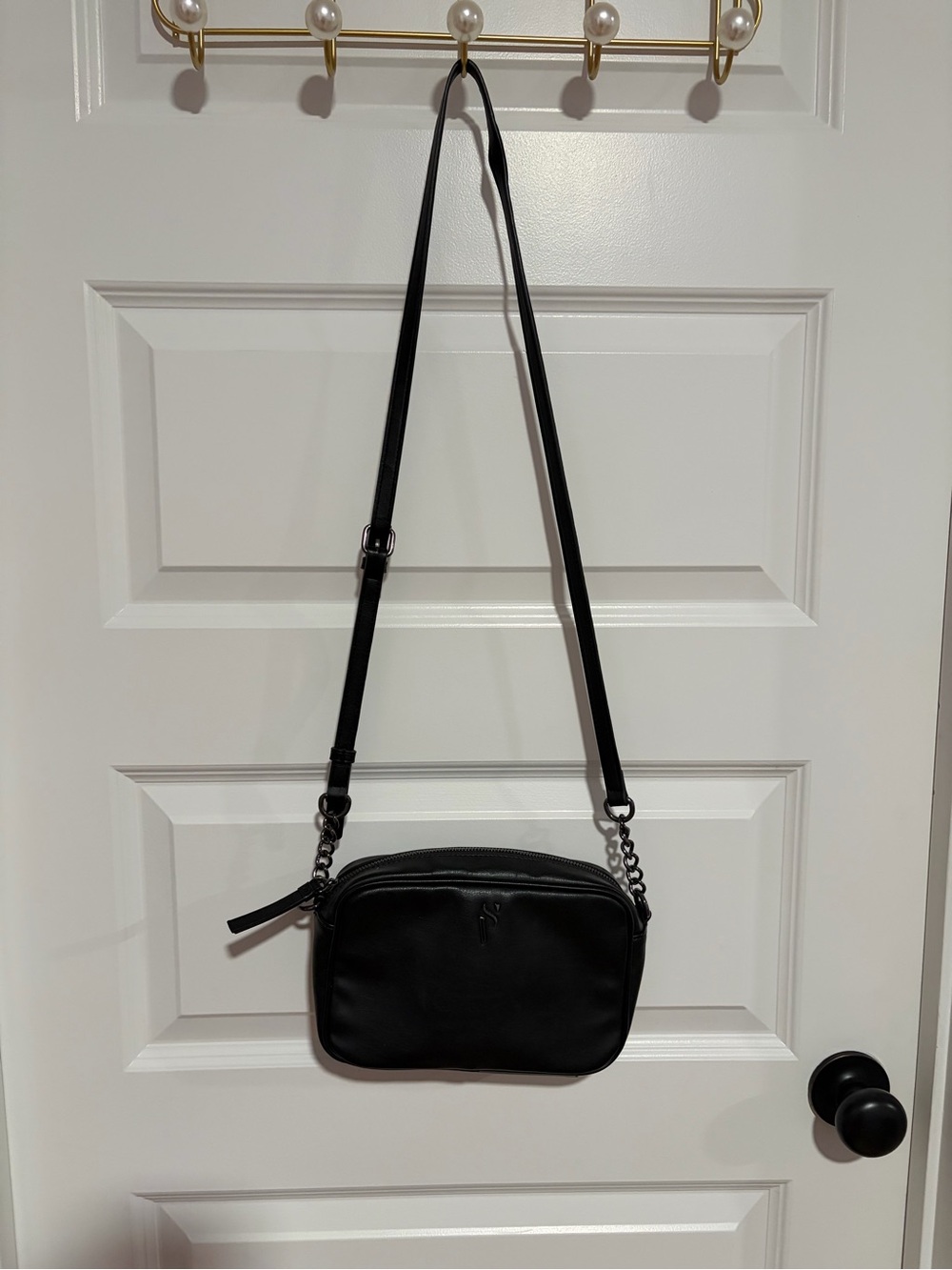 Black Leather Crossbody Bag with Adjustable Strap